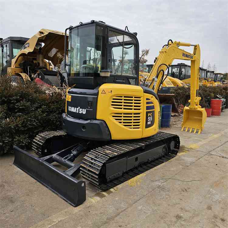 Komatsu MR55