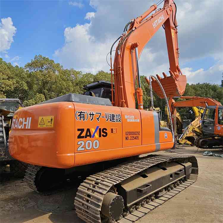 HITACHI ZX200